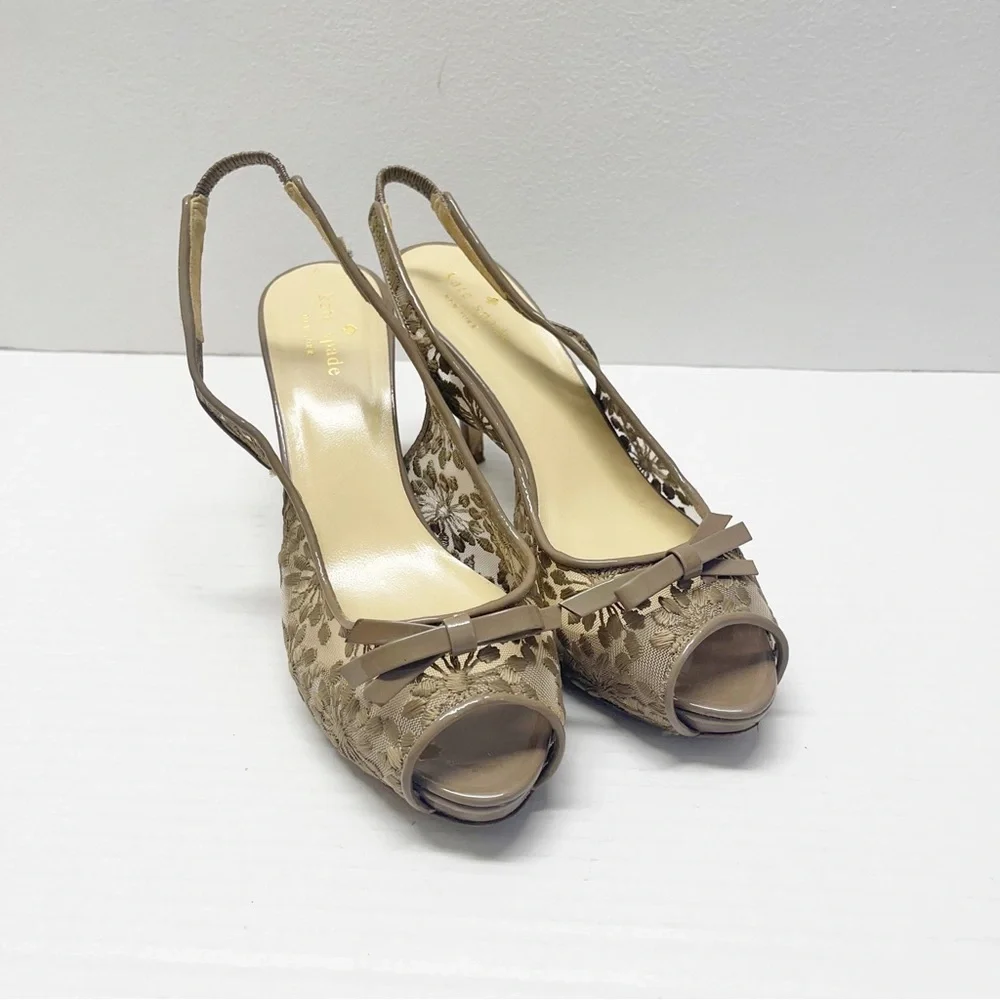 Kate Spade Daisy Mesh Patent Bow Heeled Shoes Open Toe Taupe Sz 7.5